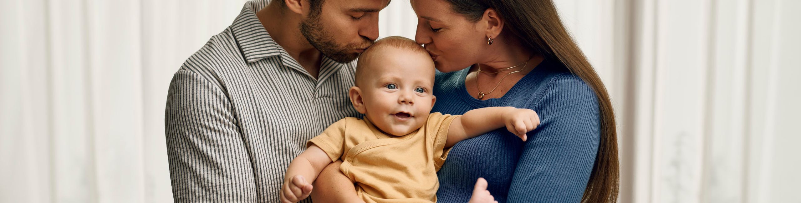 Treuekarte auf einem mobilen Gerät, das die Vorteile für treue Kunden zeigt.