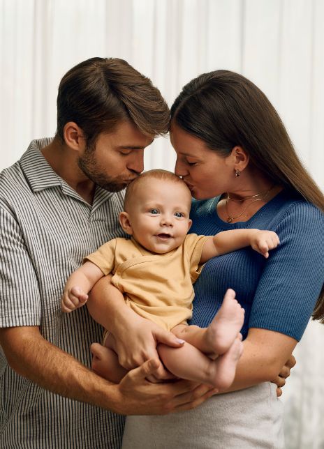 Treuekarte auf einem mobilen Gerät, das die Vorteile für treue Kunden zeigt.